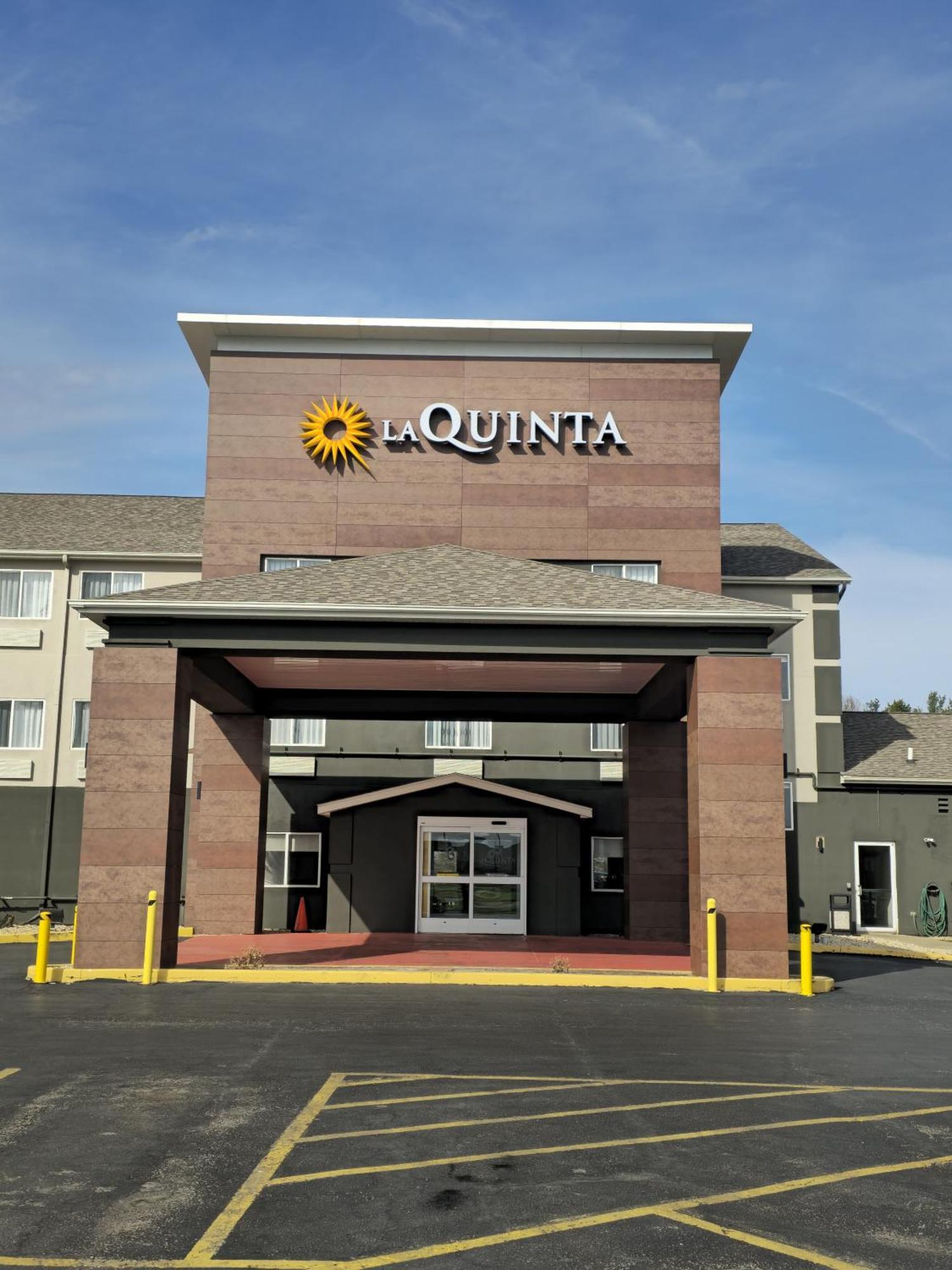 La Quinta Inn & Suites By Wyndham Peru Starved Rock St Park Buitenkant foto