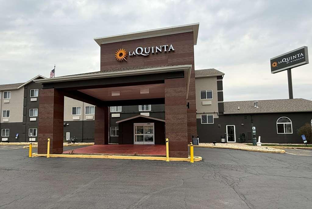 La Quinta Inn & Suites By Wyndham Peru Starved Rock St Park Buitenkant foto