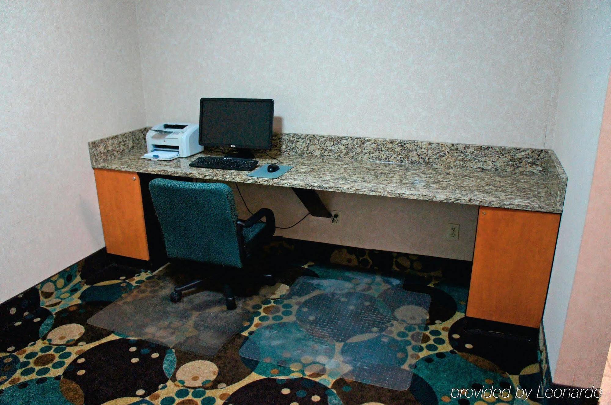 La Quinta Inn & Suites By Wyndham Peru Starved Rock St Park Buitenkant foto